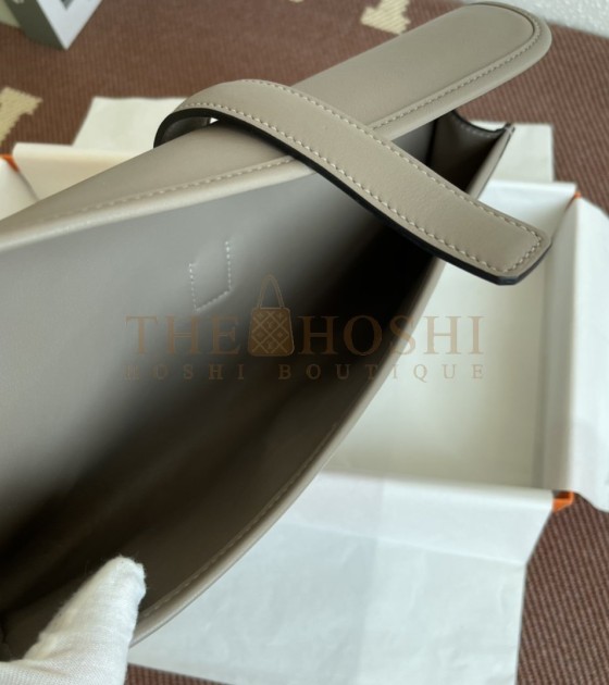 H**me5 Jige 29 Clutch Swift Calfskin with Waxed Thread Asphalt Grey Size 29*2.5*15CM