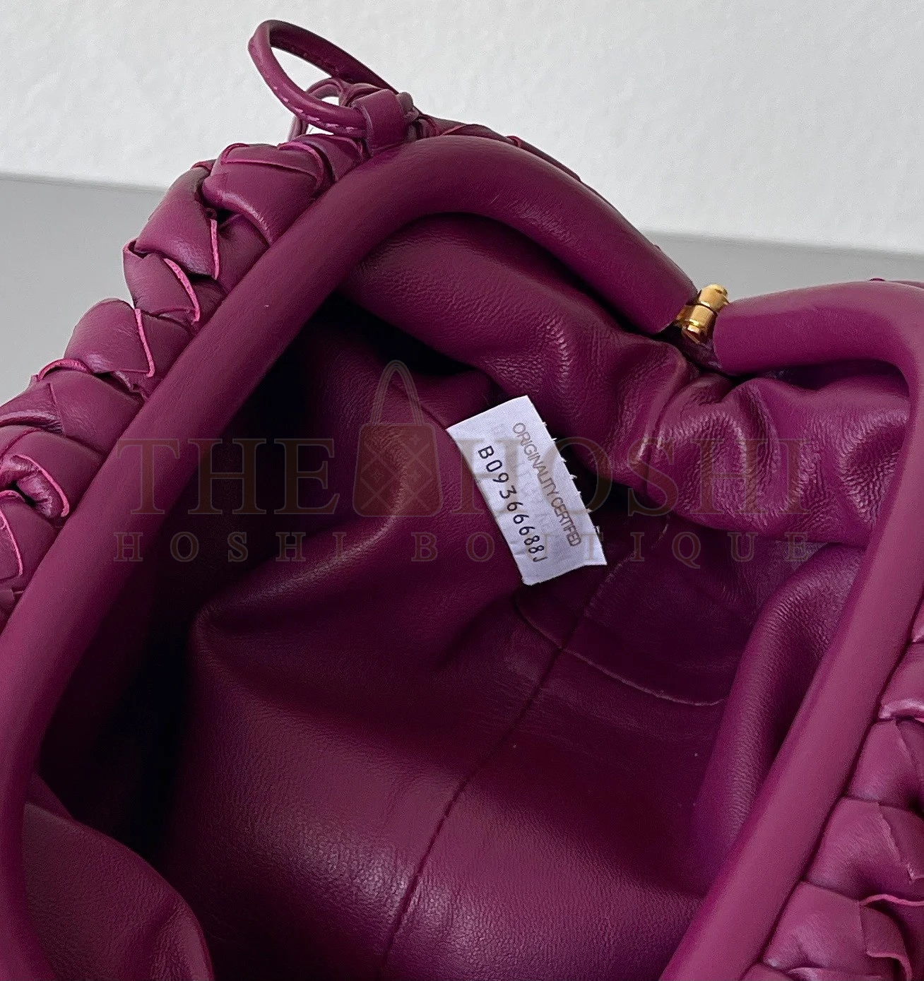 B0tt*ga Ven*ta Mini Pouch with Strap in Cinnabar Intrecciato Lambskin Master Quality