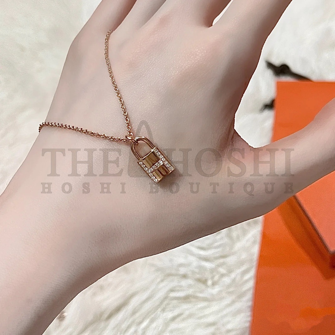 H**me5 Single Lock Necklace with D1am0nds Master Quality