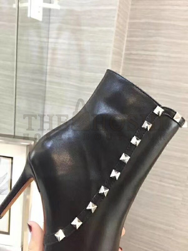 Va1e*ntin0 Black Rockstud Heeled Ankle Boots 85mm Master Quality