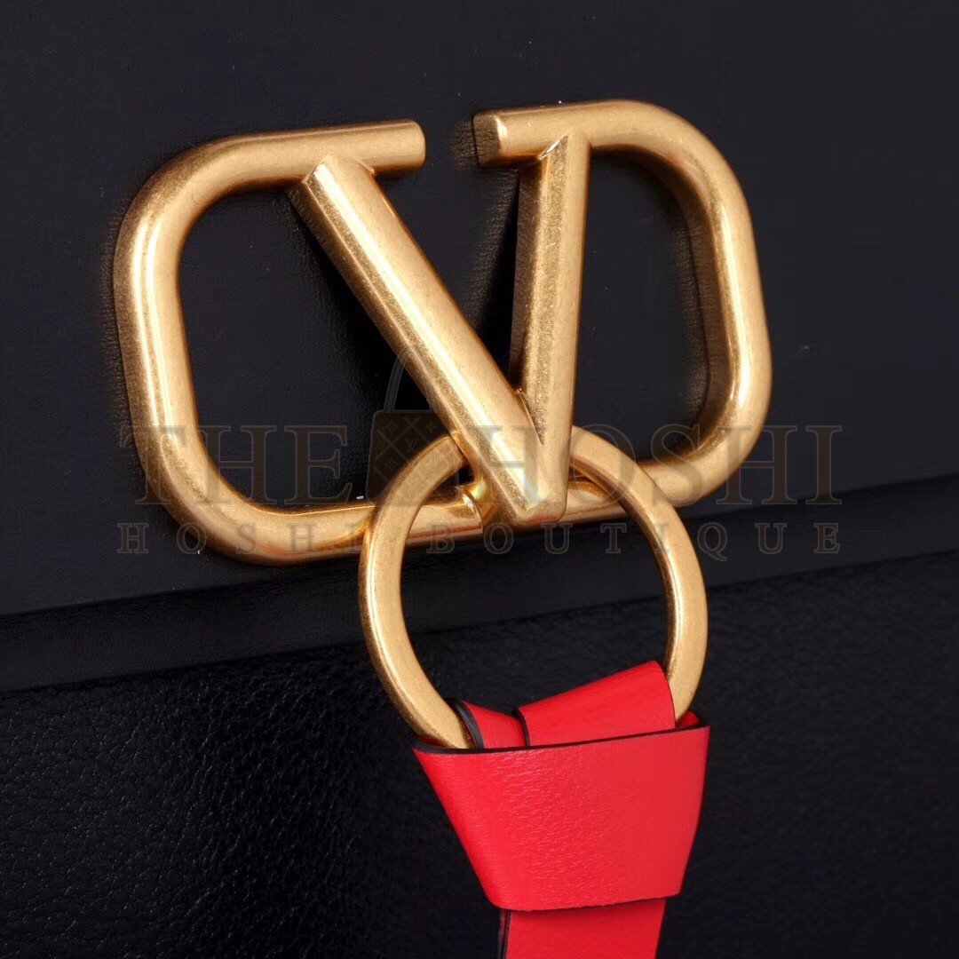 Va1e*ntin0 Garavani Black Medium VRing Shoulder Bag Master Quality