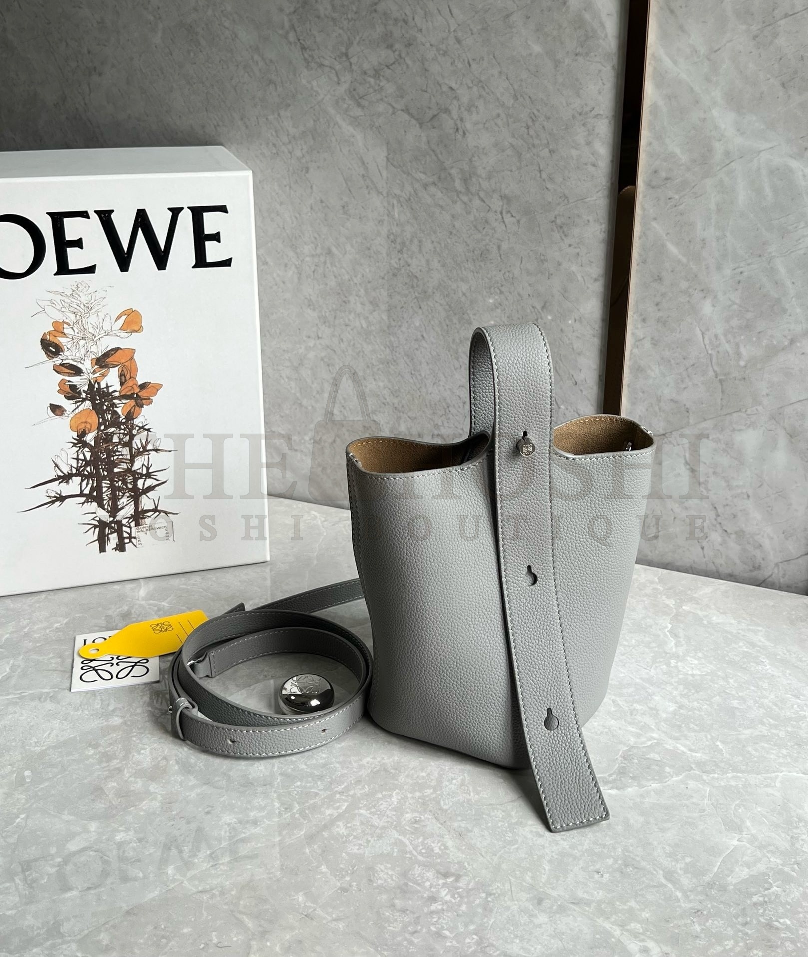 L0ew* Mini Pebble Bucket Bag in Grey Grained Leather Master Quality