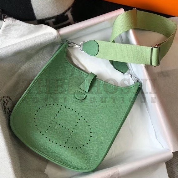 H**me5 Evelyne III 29 Bag In Vert Criquet Clemence Leather Master Quality
