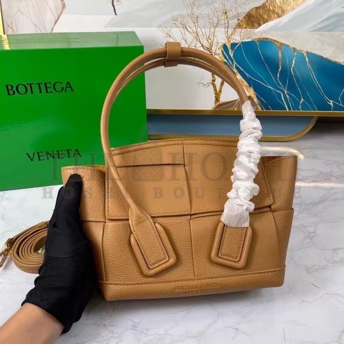 B0tt*ga Ven*ta Mini Arco Bag In Caramel Intrecciato Leather Master Quality