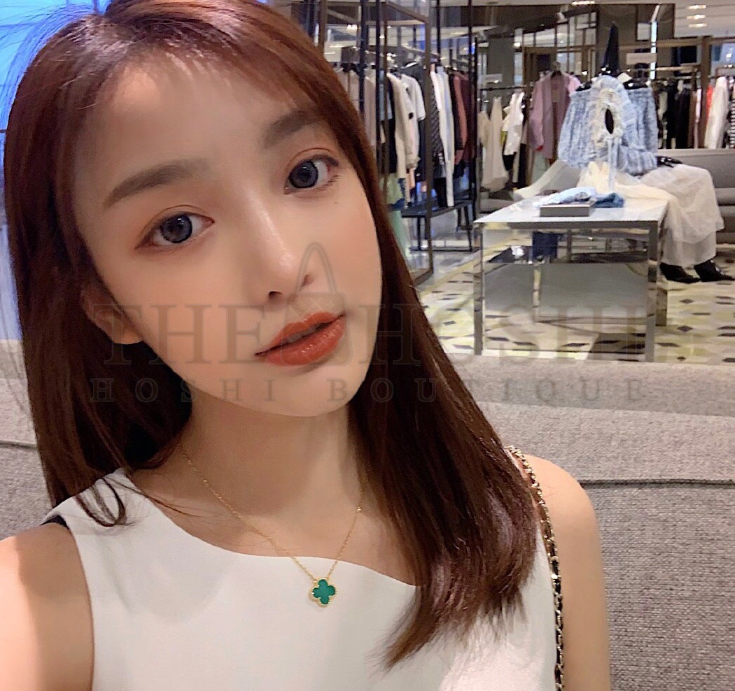 V*n Cl**f & Arpels Green Agate Necklace, Vintage Alhambra pendant Master Quality