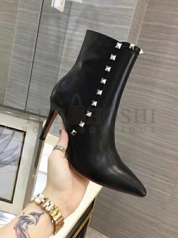 Va1e*ntin0 Black Rockstud Heeled Ankle Boots 85mm Master Quality