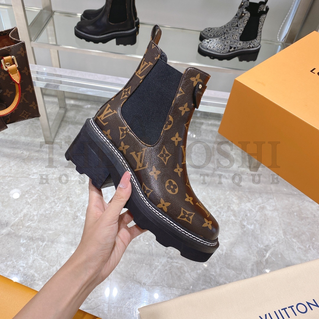 L0vis Vvtt0n Women Shoes LV Ruby Flat Ankle Boot Black Rubberized Calf Leather boots Master Quality