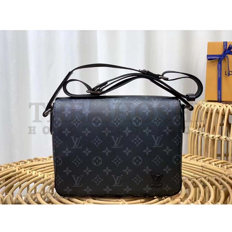 L0vis Vvtt0n LV Men District PM Bag in Monogramme Eclipse Coated Canvas Master Quality