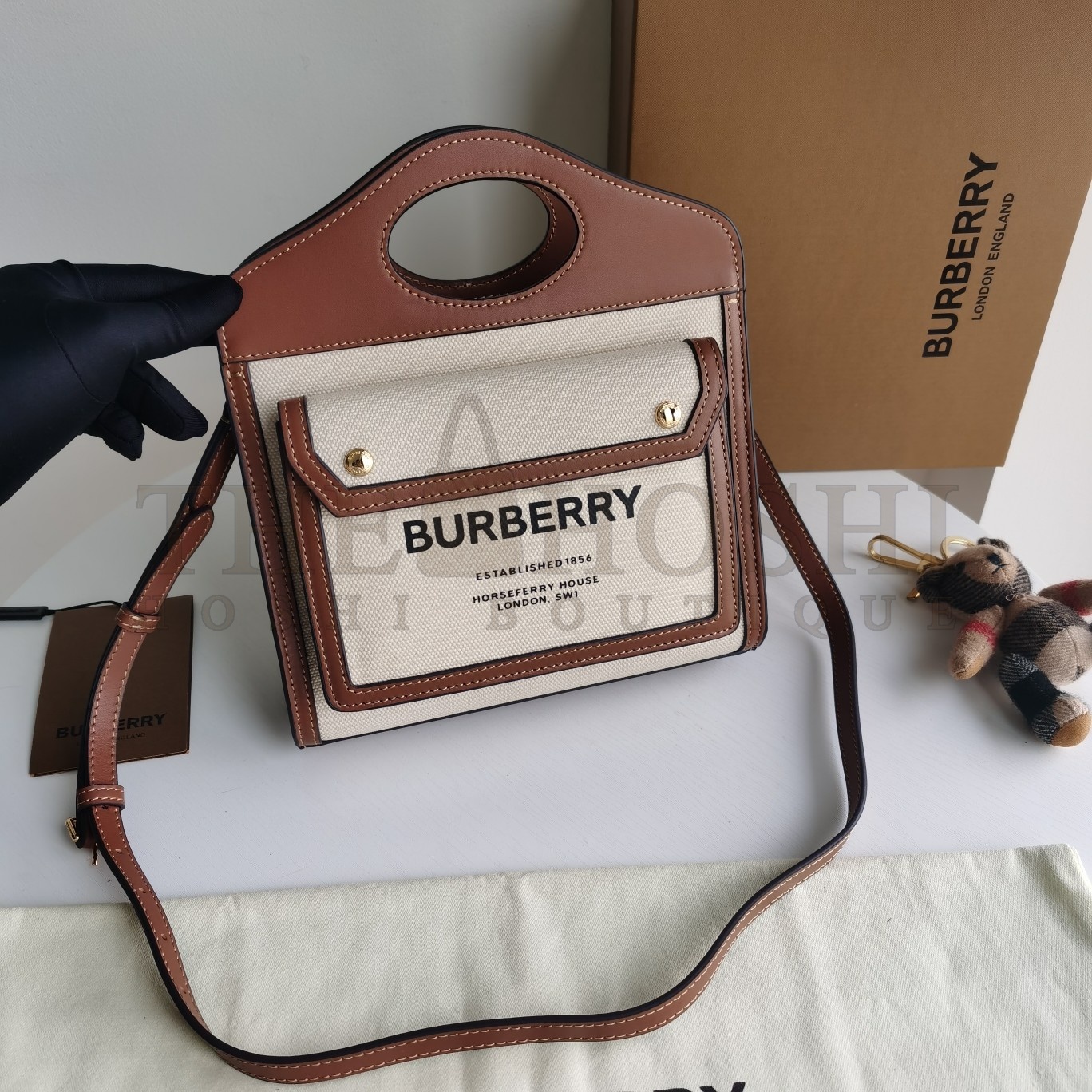 Bv*b*rry Pocket Bag - Canvas and Leather Trim 26.5x23x6 CM Master Quality