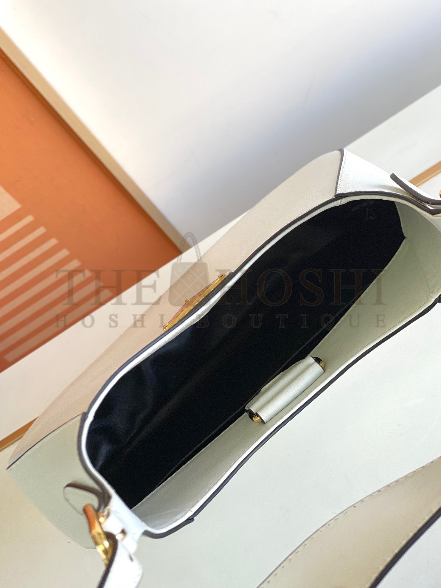 Pra*a Shoulder Bag in White Leather Master Quality