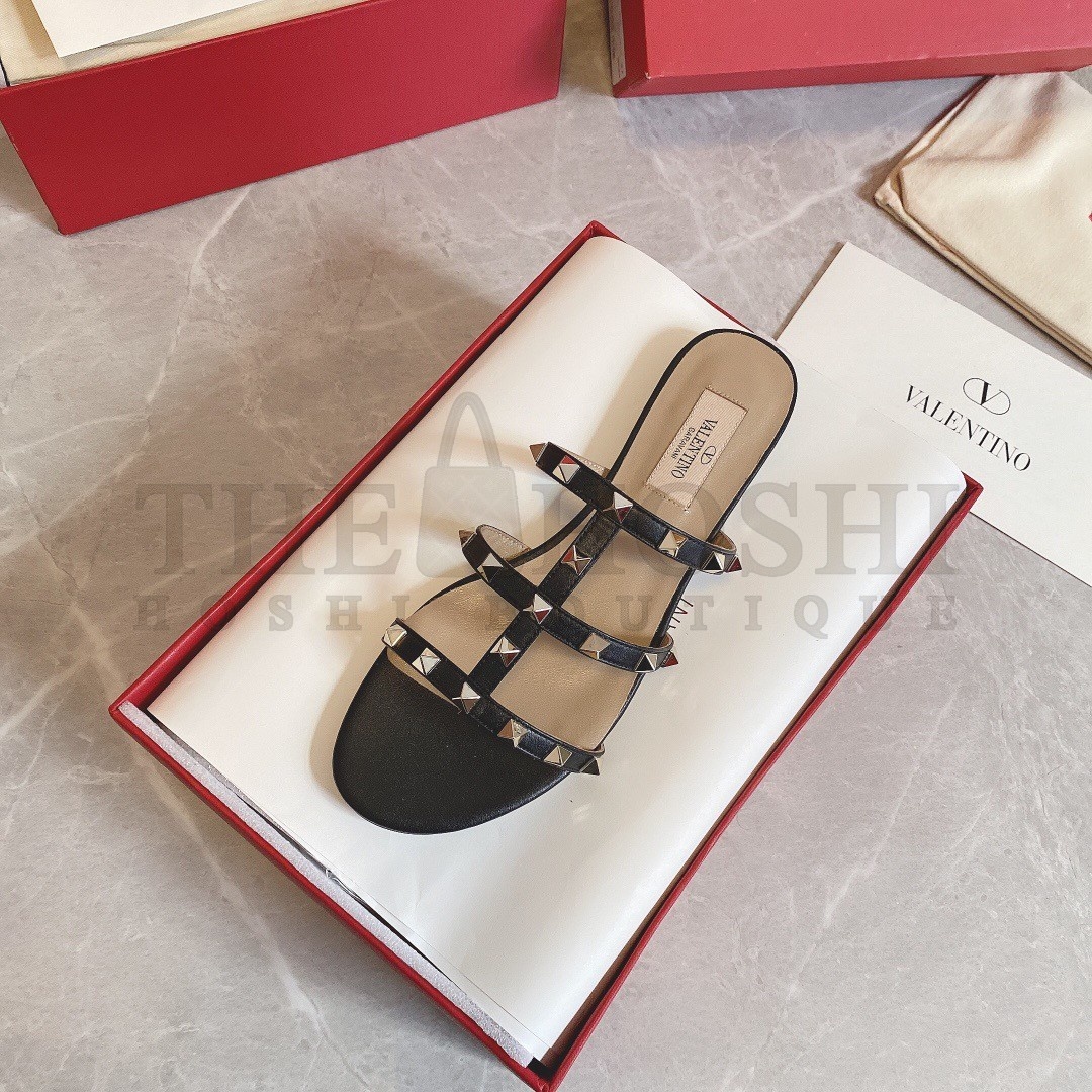 Va1e*ntin0 Garavani Rockstud Flat Sandals In Black Calfskin Master Quality