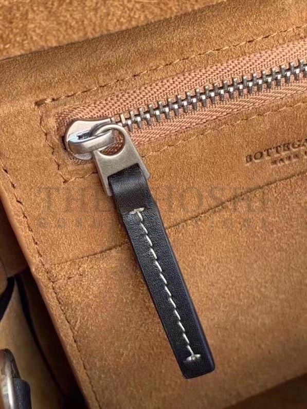 B0tt*ga Ven*ta Arco Mini Bag In Black Intrecciato Calfskin Master Quality