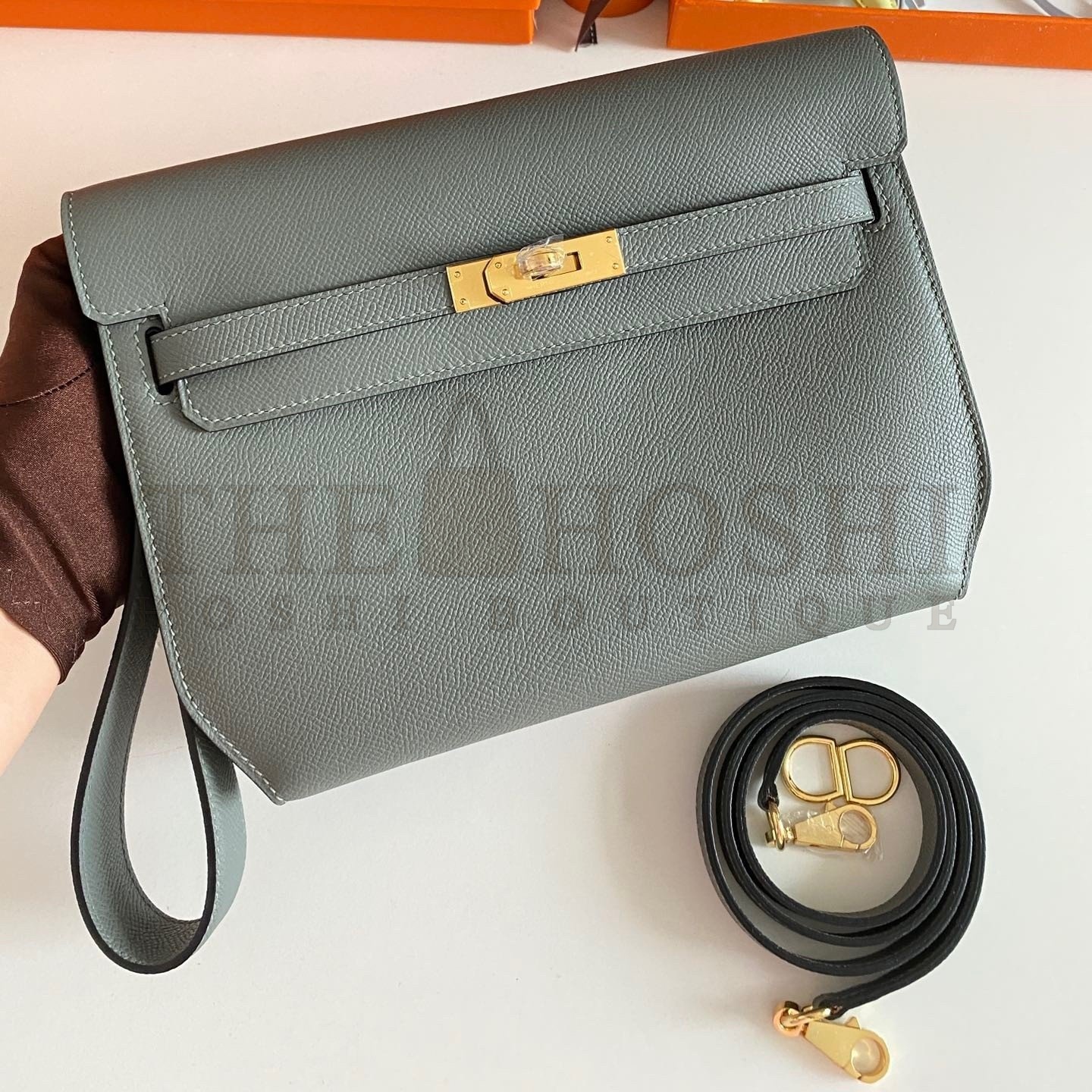 H**me5 Kelly Depeches 25 Pouch in Vert Amande Epsom Calfskin Master Quality