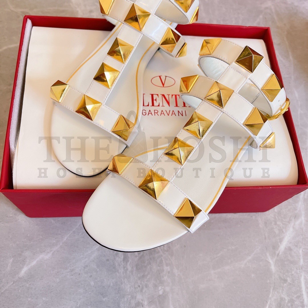 Va1e*ntin0 Roman Stud Flat Sandals In White Calfskin Master Quality