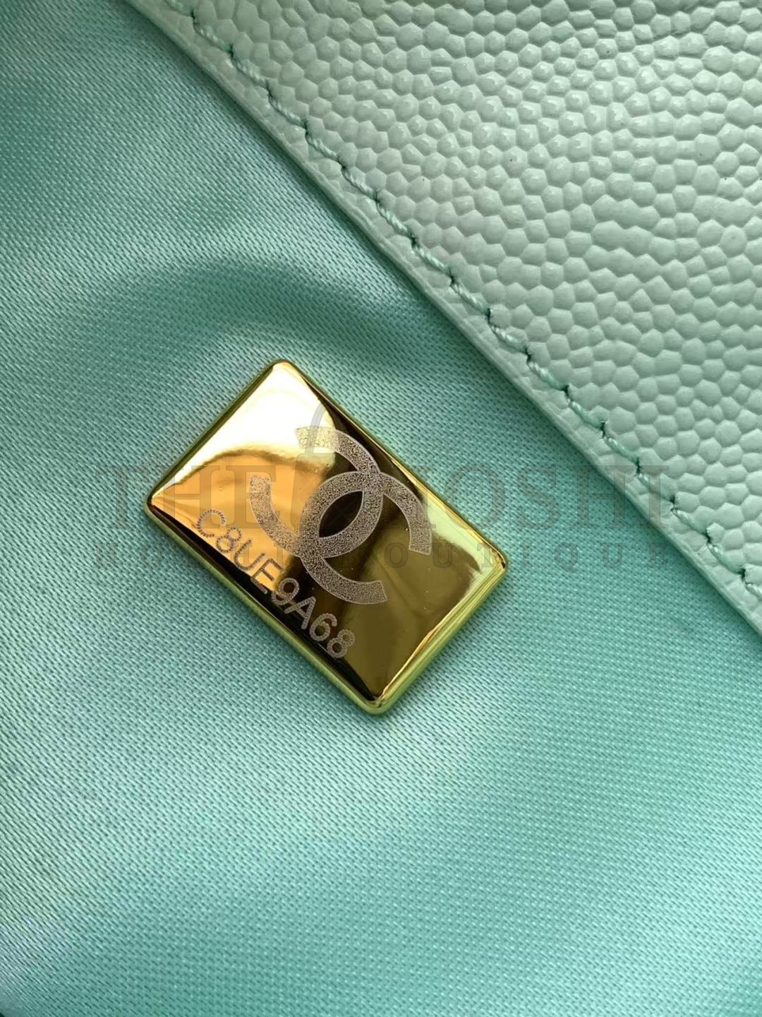 Ch**el 25C AS5293 Hobo Drawstring Bag Green Caviar Leather with Gold Chain 30x26x14cm Master Quality