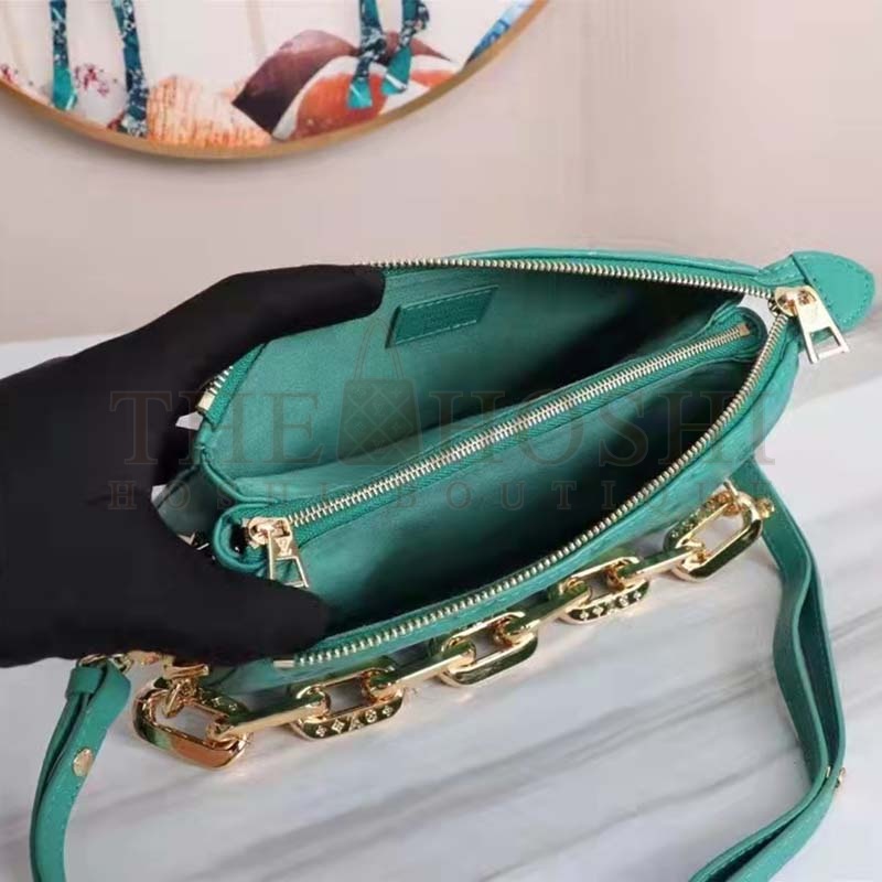 L0vis Vvtt0n LV Women Coussin BB Handbag Emerald Monogram Embossed Puffy Lambskin Master Quality