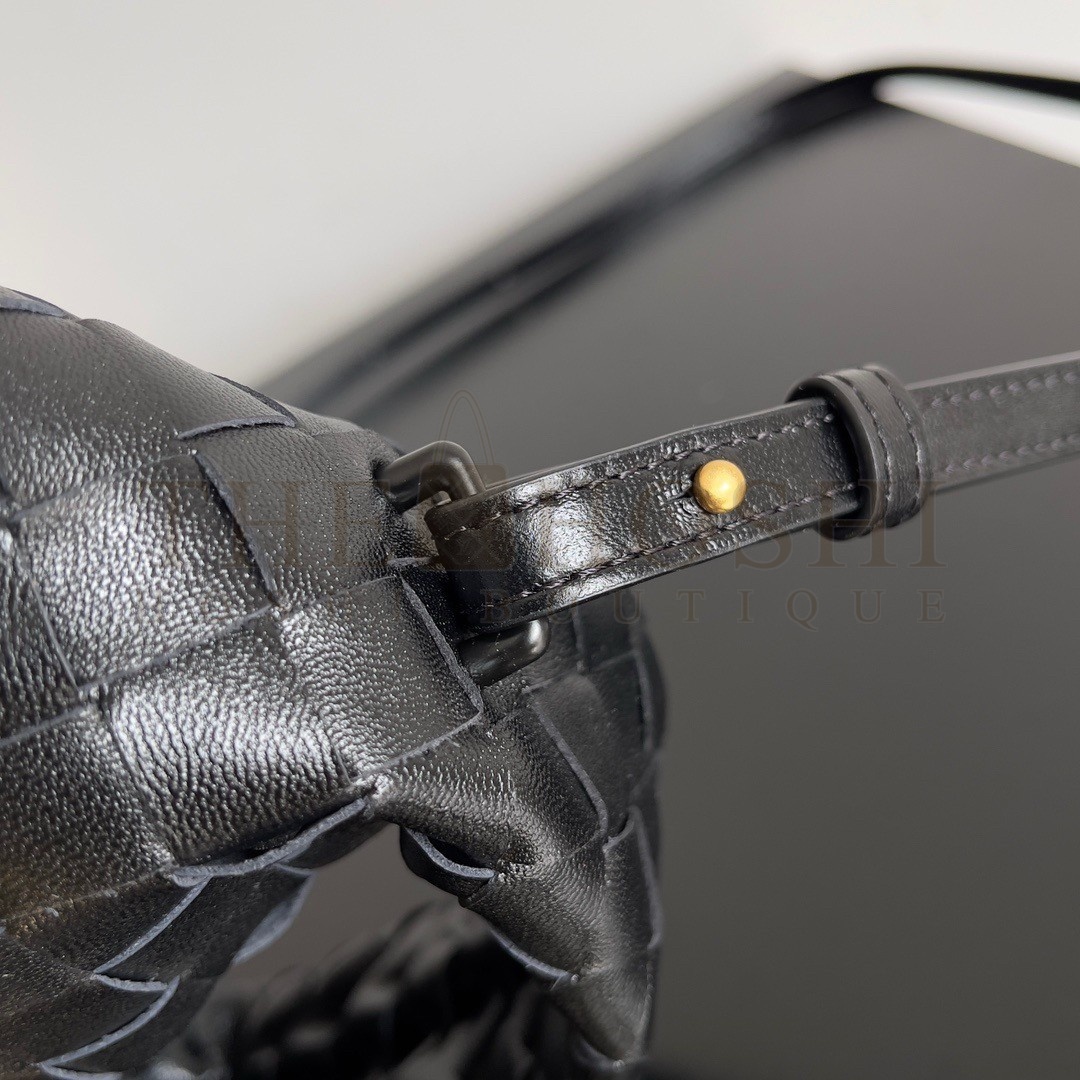 B0tt*ga Ven*ta Mini Hop Bag in Black Intrecciato Calfskin Master Quality