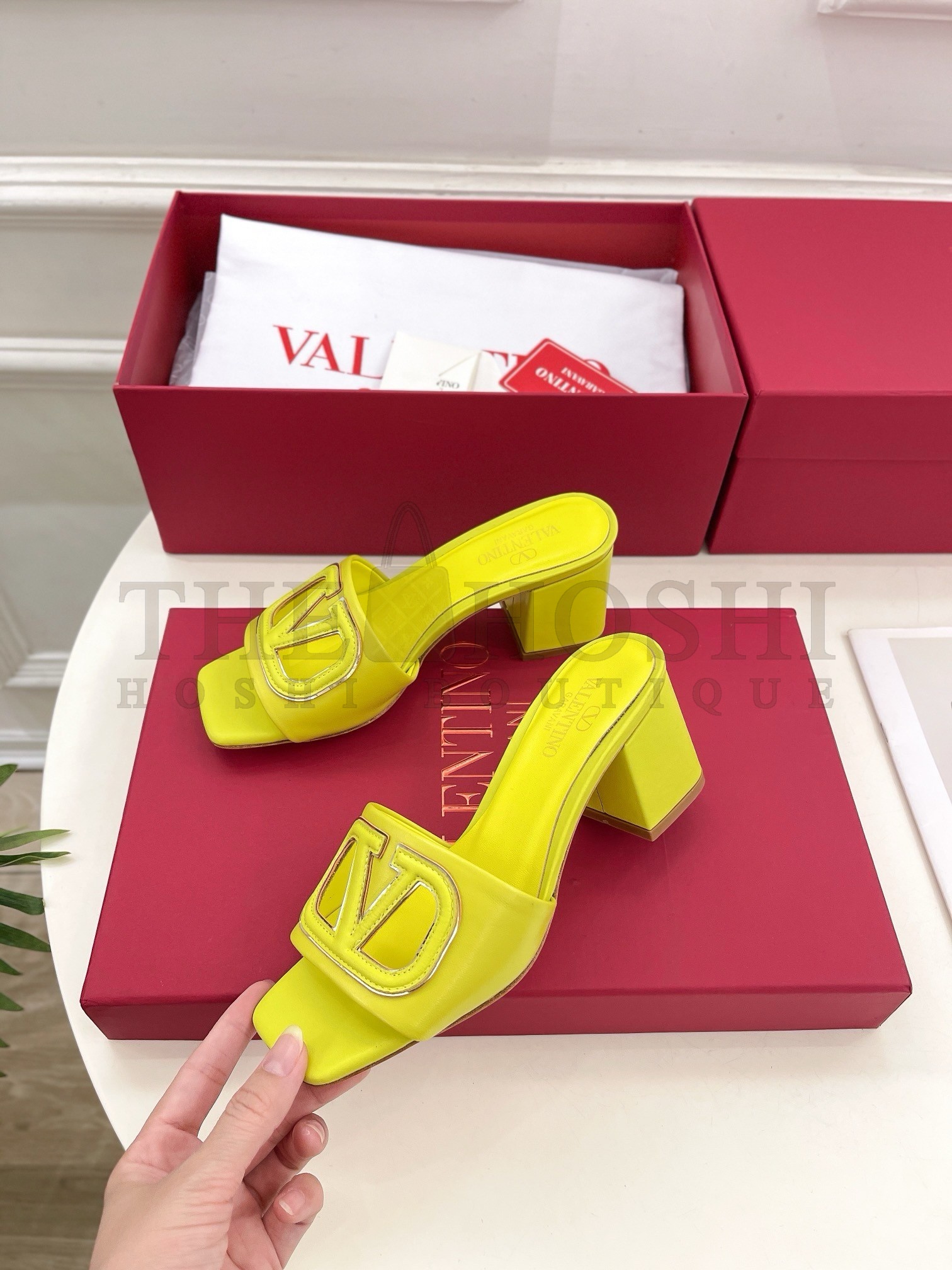 Va1e*ntin0 VLogo Cut-out Slide Sandals 60mm in Yellow Leather Master Quality