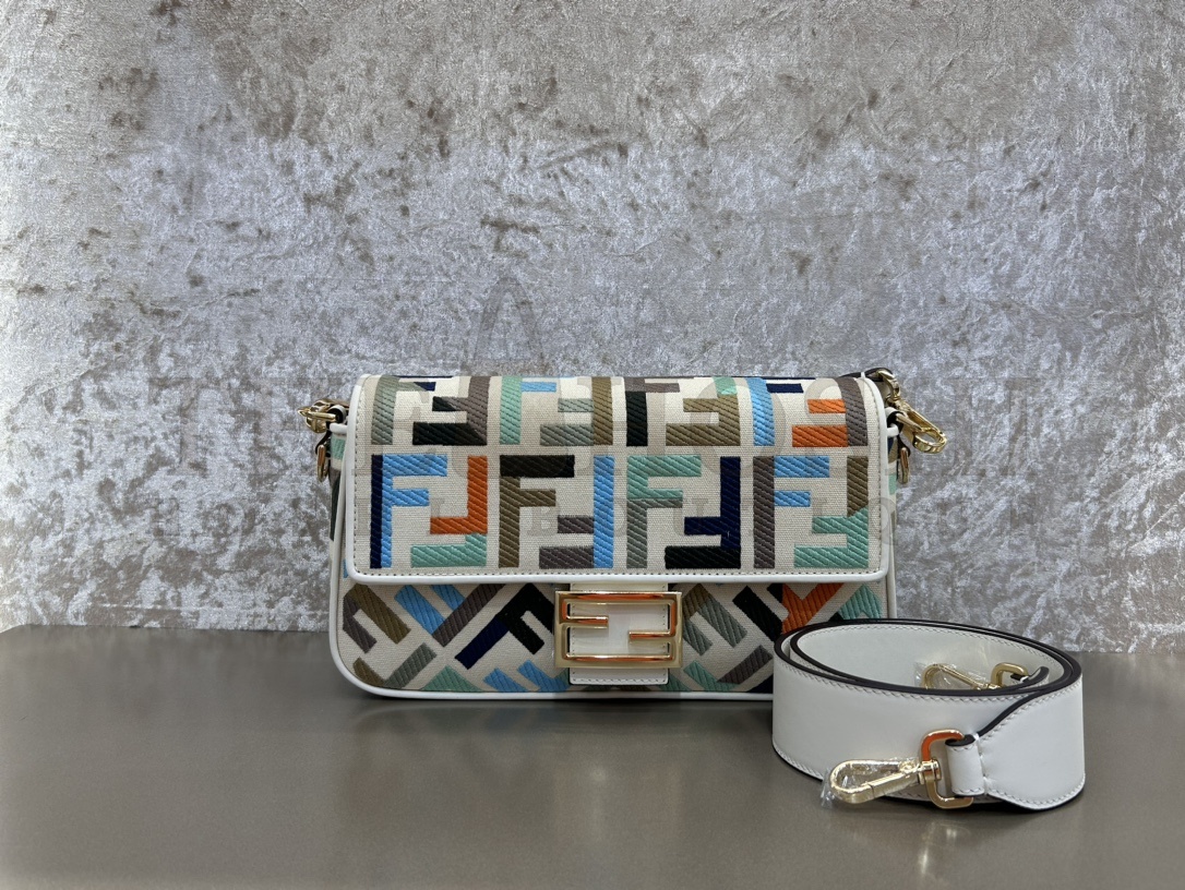 F**di Baguette bag 26x13x6cm Master Quality