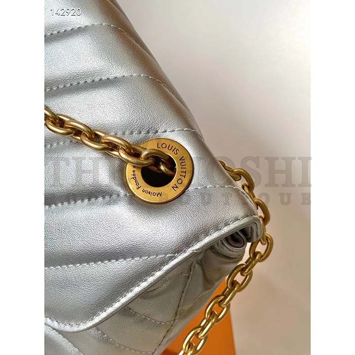 L0vis Vvtt0n LV Women New Wave Chain Bag MM Metallic Gray Quilted Cowhide Leather Master Quality