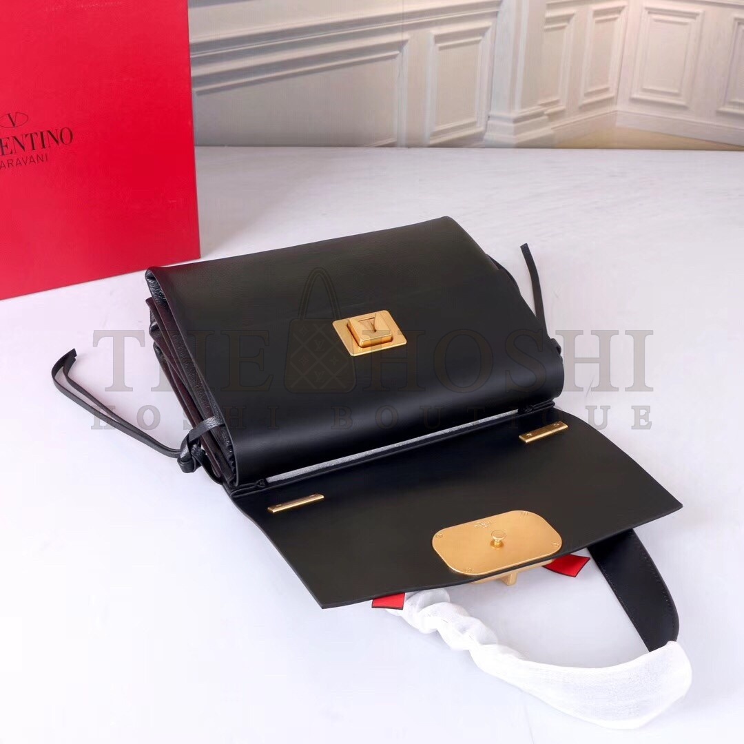 Va1e*ntin0 Garavani Black Medium VRing Shoulder Bag Master Quality