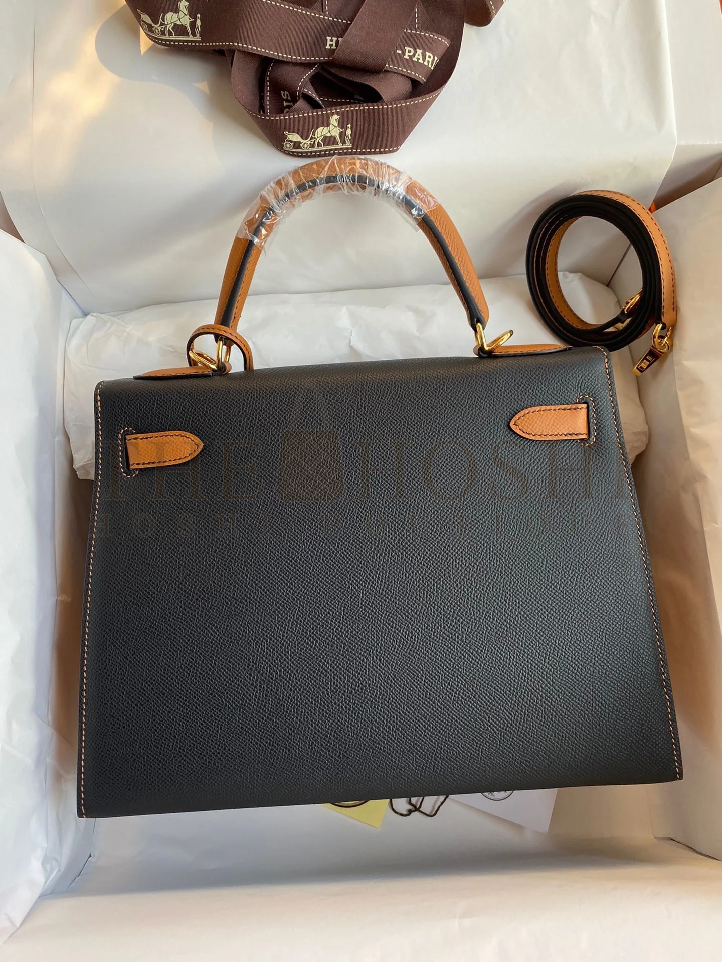 H**me5 Kelly Sellier 28 Bicolor Bag in Black and Gold Epsom Calfskin Master Quality