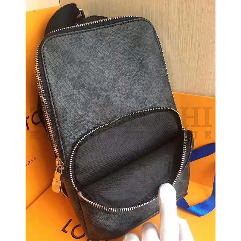 L0vis Vvtt0n LV Men Avenue Sling Bag in Coated Damier Graphique Canvas-Grey Master Quality