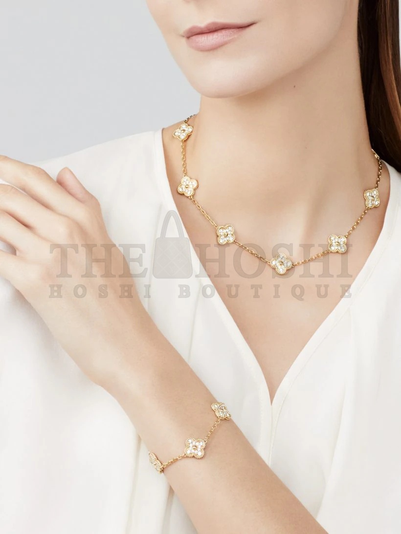 V*n Cl**f & Arpels Full D1am0nd Gold Clover Bracelet,Vintage Alhambra bracelet, 5 motifs Master Quality