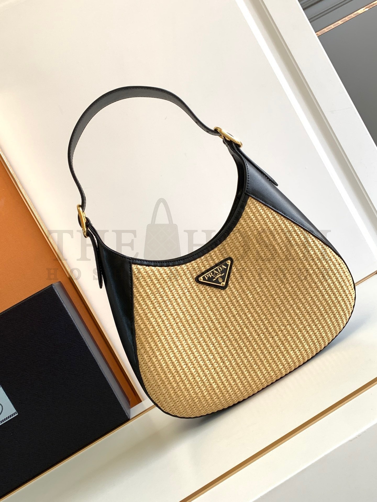 Pra*a Shoulder Bag in Woven Straw and Black Leather Master Quality