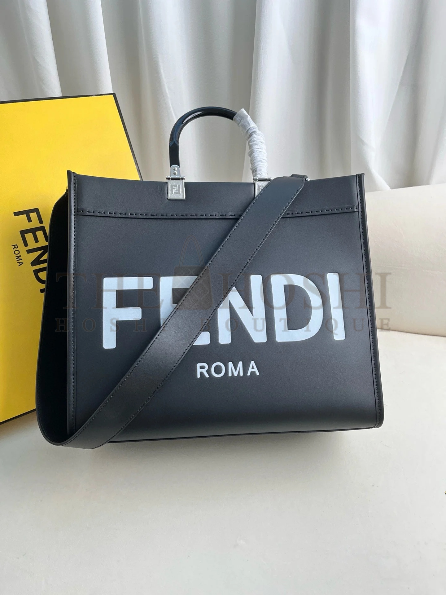 F**di Sunshine Medium Tote Bag In Noir Calfskin Master Quality