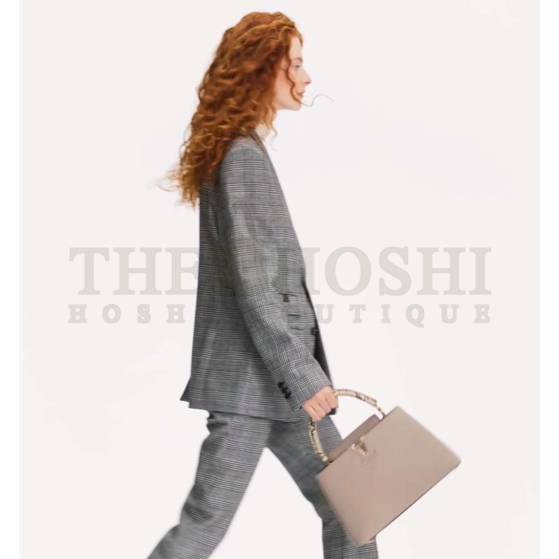 L0vis Vvtt0n LV Women Capucines MM Handbag Grey Taurillon Cowhide Master Quality