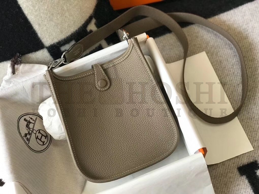 H**me5 Evelyne III TPM Bag In Taupe Clemence Leather Master Quality