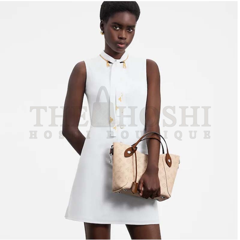 L0vis Vvtt0n LV Women Hina PM Bucket Bag Crème Beige Mahina Perforated Calf Master Quality