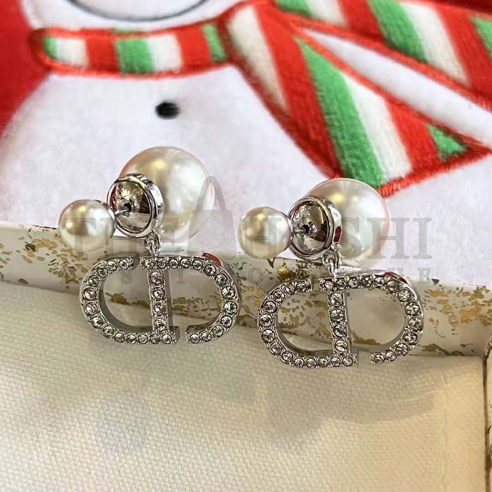 D10r Women Tribales Earrings Silver-Finish Metal with White Resin Pearls and Silver-Tone Crystals Master Quality