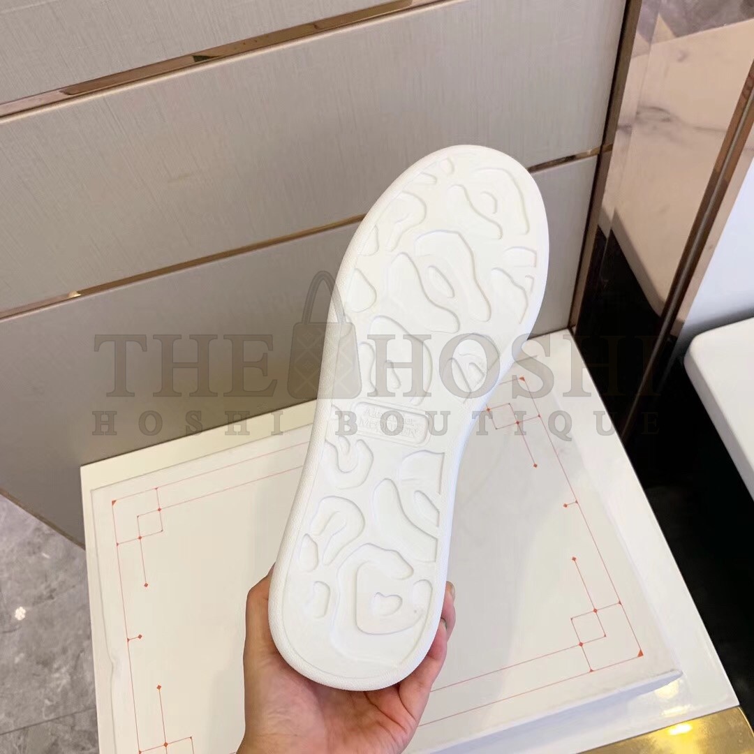 A1exa*der Mcqv*en Women