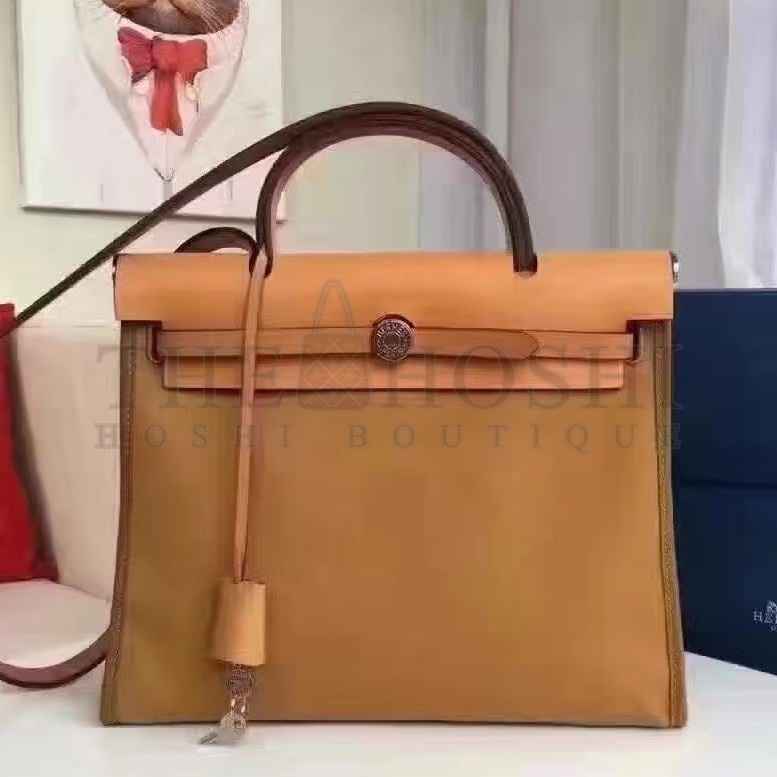 H**me5 Herbag Zip PM 31cm Bag In Caramel Canvas Master Quality