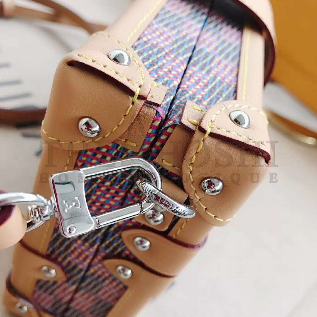 L0vis Vvtt0n LV Women Petite Malle Handbag Monogram LV Pop Print Master Quality