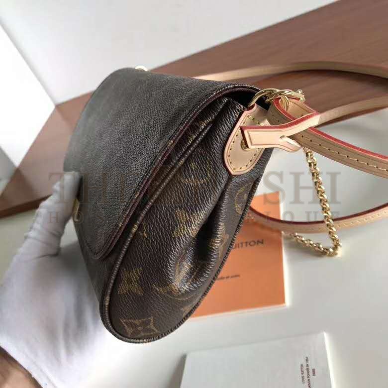 L0vis Vvtt0n LV Women Favorite MM Clutch in Monogram Coated Canvas-Brown Master Quality