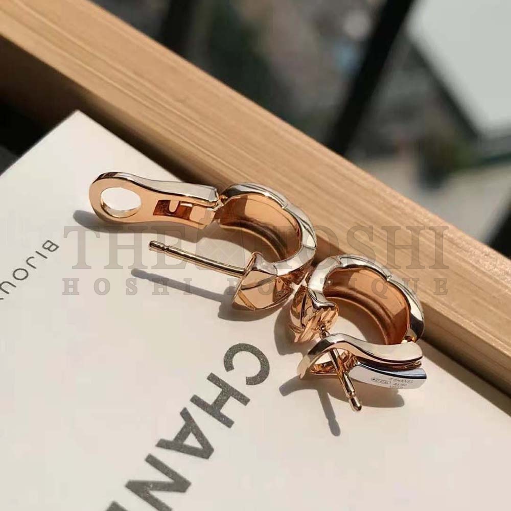 Ch**el Women Coco Crush Earrings in 18K Beige Gold Master Quality