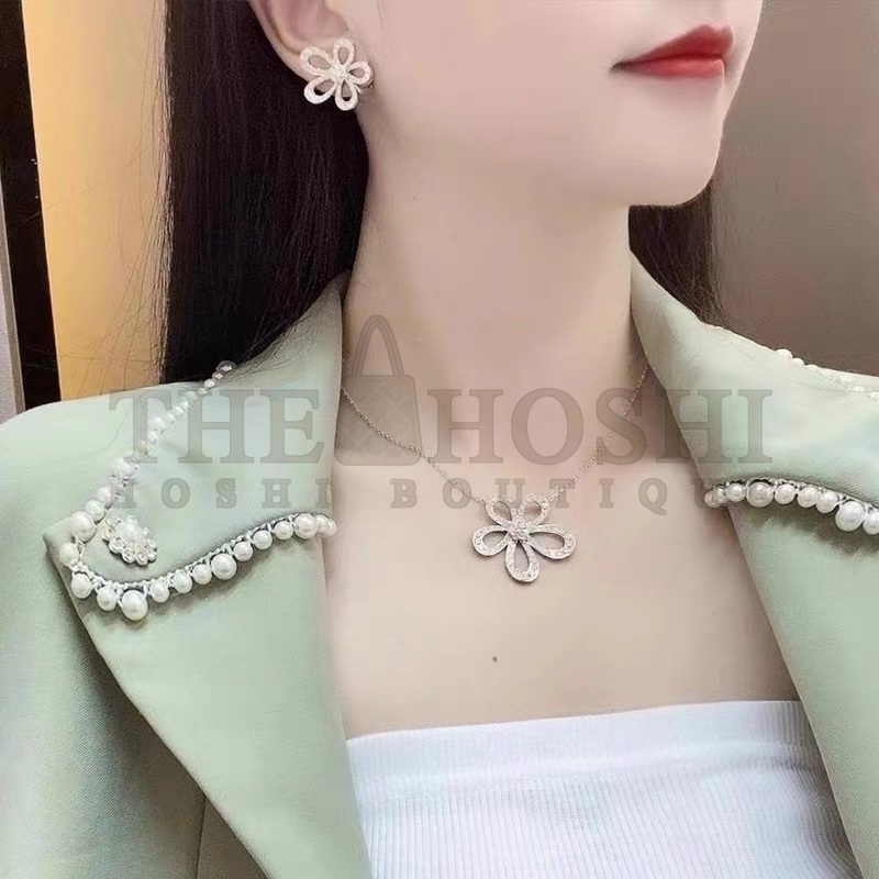 V*n Cl**f & Arpels Flower Necklace with D1am0nds, Flowerlace Pendant Master Quality
