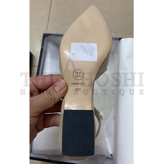 Ch**el Women CC Sandals Calfskin Black White Gold Tone Metal Logo Master Quality