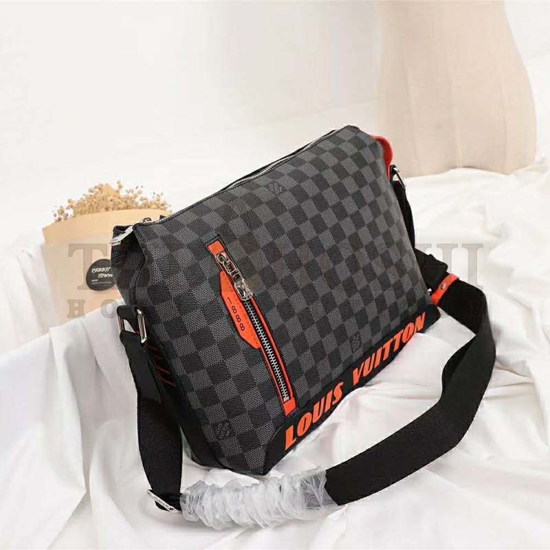 L0vis Vvtt0n LV Men Damier Cobalt Race Discovery Messenger PM Bag-Grey Master Quality