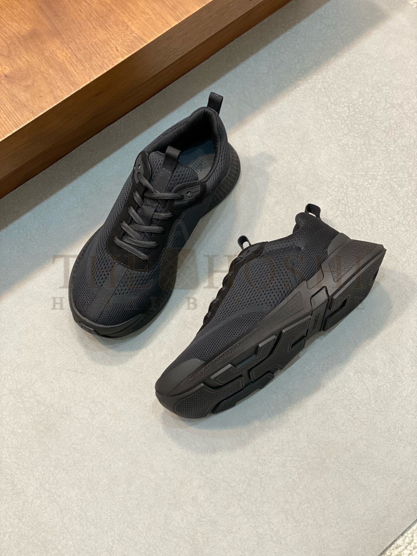 H**me5 Heros Sneakers in Noir Technical Knit Master Quality