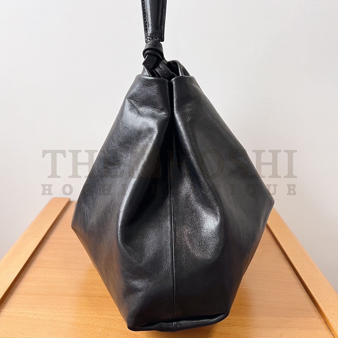 The R0w Samia Shoulder Bag in Black Leather Master Quality