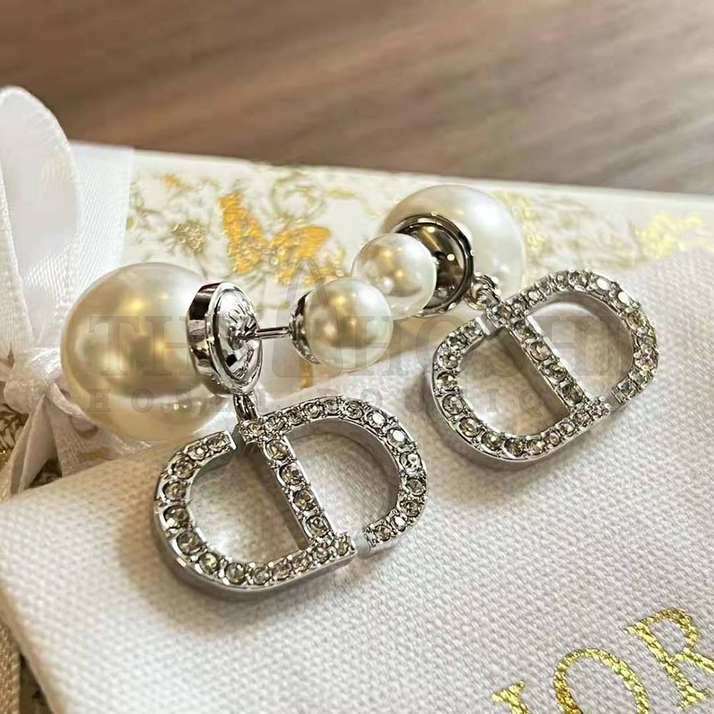 D10r Women Tribales Earrings Silver-Finish Metal with White Resin Pearls and Silver-Tone Crystals Master Quality