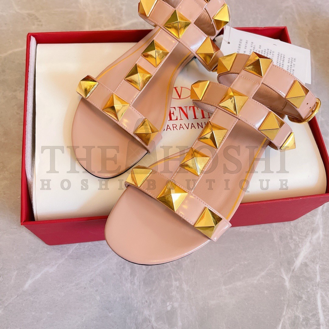 Va1e*ntin0 Roman Stud Flat Sandals In Rose Cannelle Calfskin Master Quality