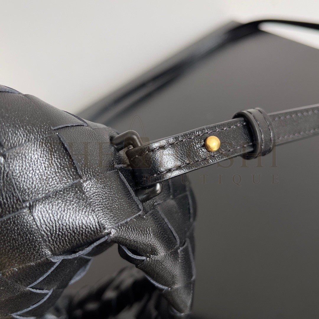 B0tt*ga Ven*ta Mini Hop Bag in Black Intrecciato Calfskin Master Quality