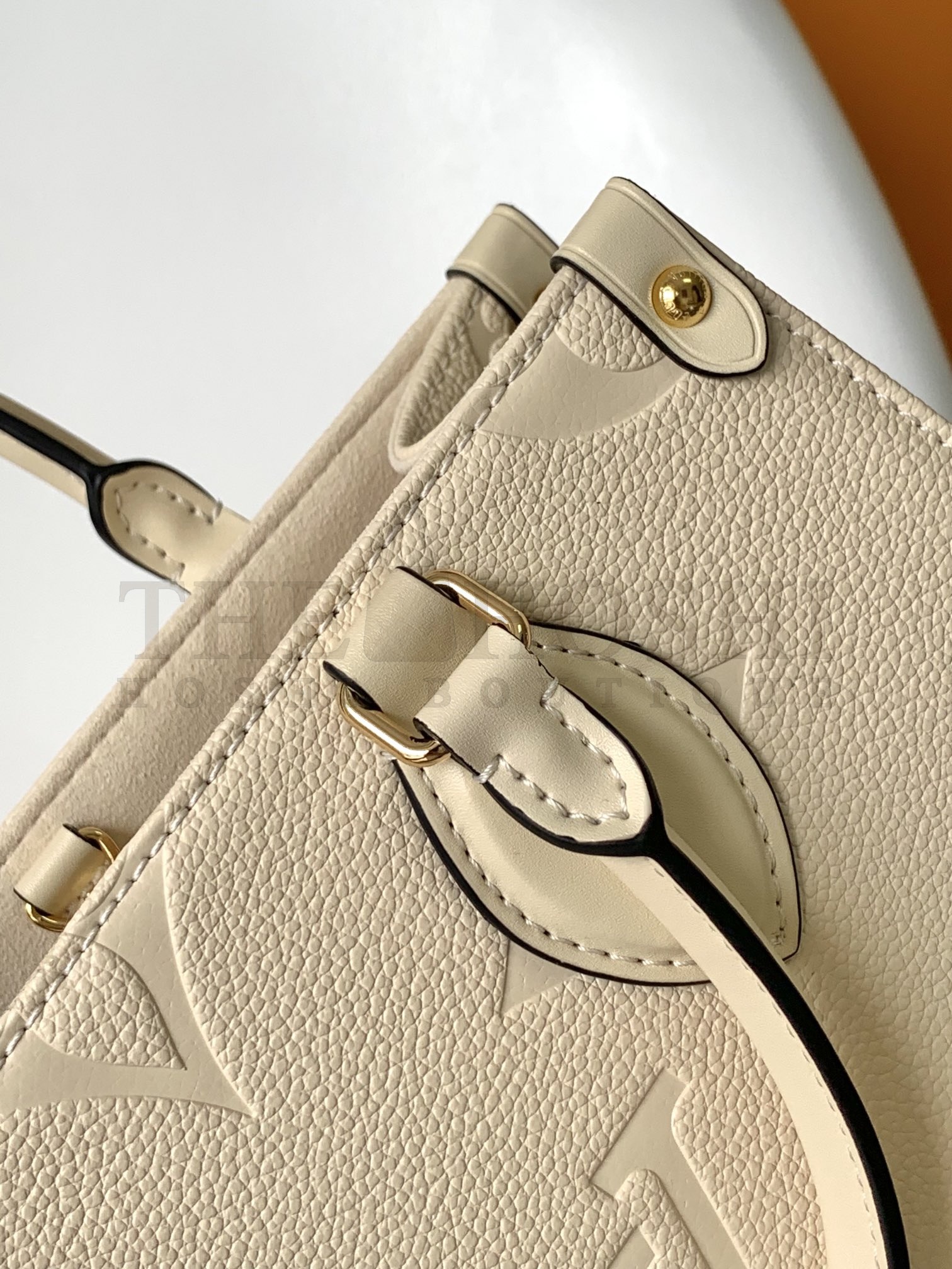 L0vis Vvtt0n LV Women Onthego PM Tote Crème Beige Embossed Grained Cowhide Leather M46569 Master Quality