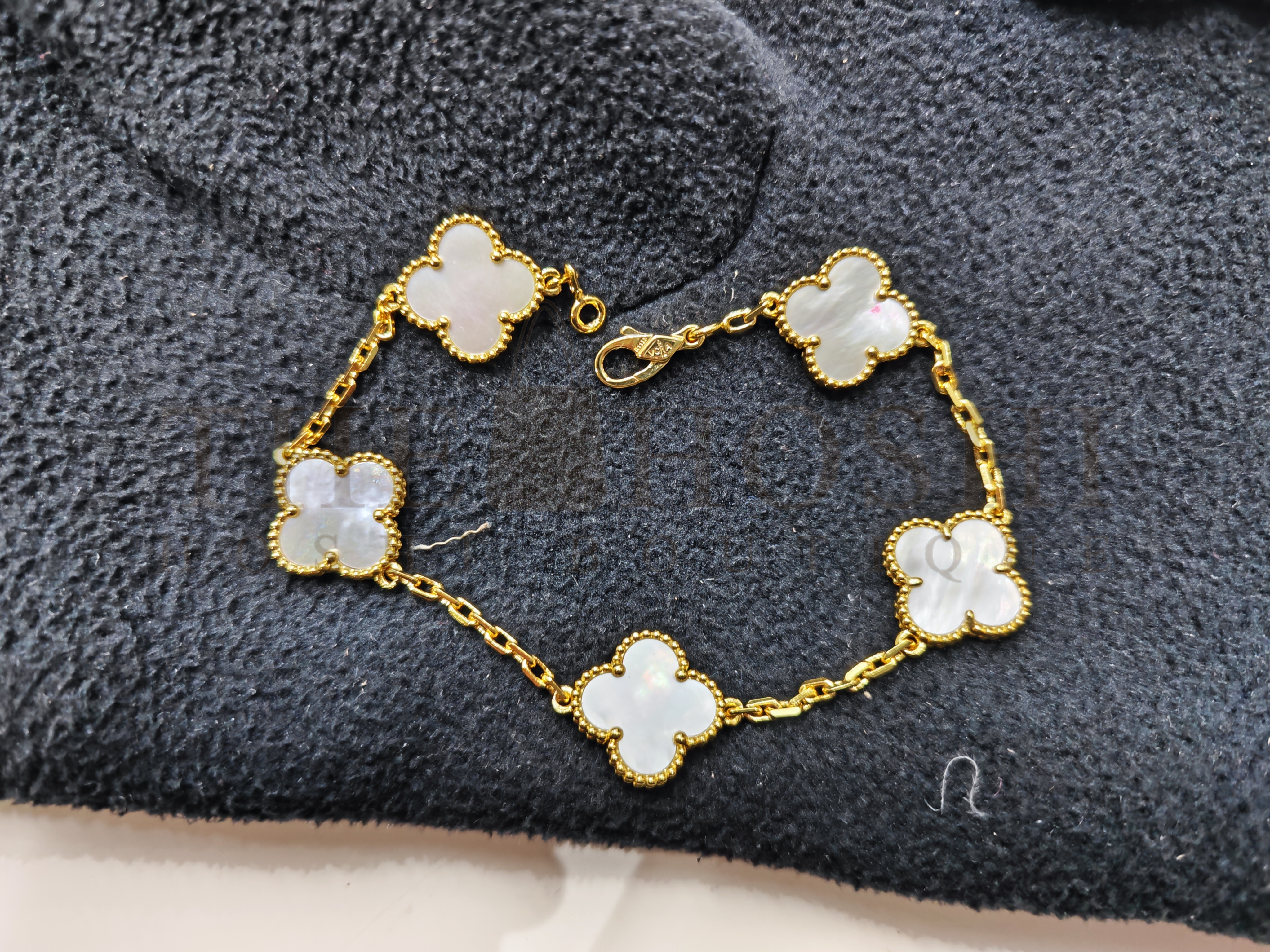 V*n Cl**f bracelet dupe, V*n Cl**f replica bracelet, White Mother-of-Pearl Clover Bracelet, Vintage Alhambra bracelet, 5 motifs Master Quality