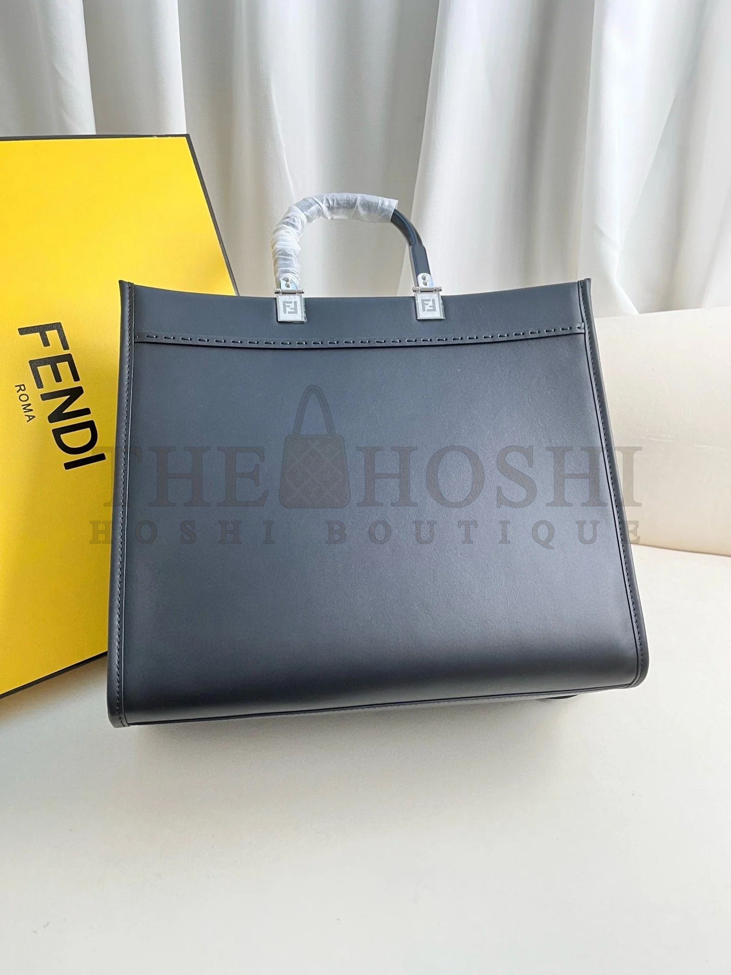 F**di Sunshine Medium Tote Bag In Noir Calfskin Master Quality